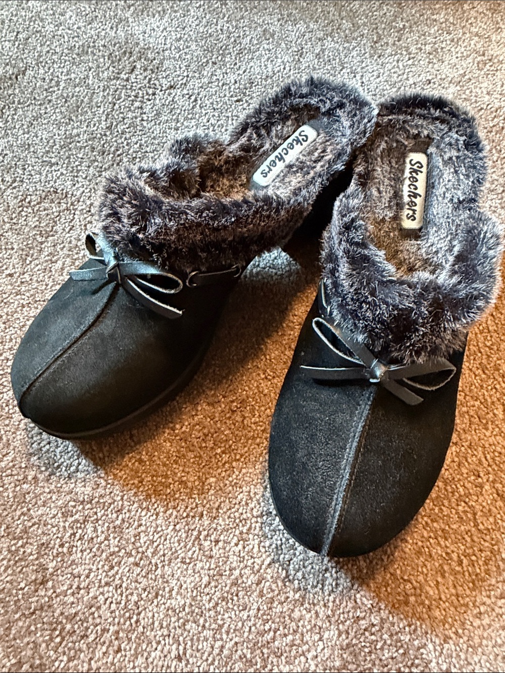 Skechers Black Suede Faux Fur Lined Clogs Mules Women's Size 10